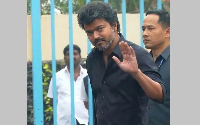   کروربھگدڑ: ٹی وی کے سربراہ وجےسی بی آئی کے سامنے ہوئے پیش 